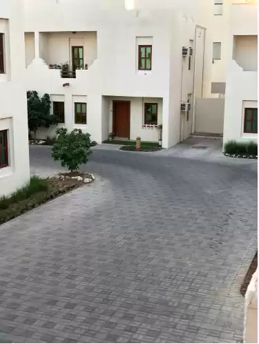 سكني عقار جاهز 3 غرف  نصف مفروش فيلا في مجمع  للإيجار في السد , الدوحة #7712 - 1  صورة 